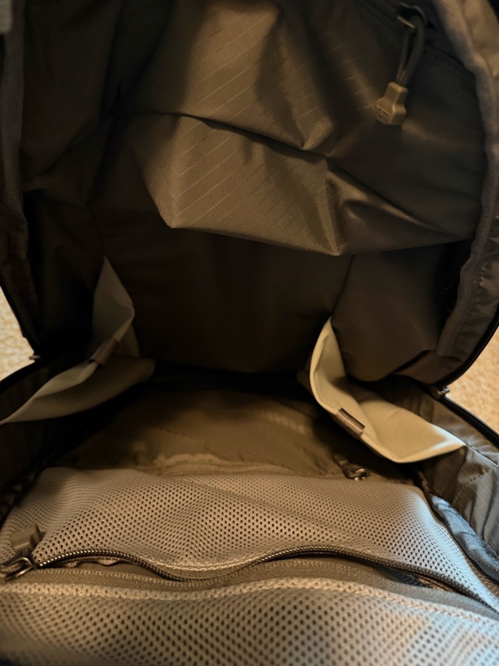 Yeti Black Men's Streamlined Backpack - Picture 5 of 7